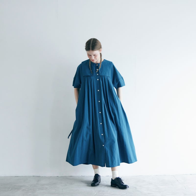 天日干しコットン・スクエアカラー・ワンピース／ディープブルー | MAGALI