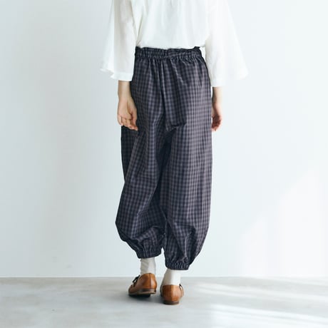 ＜完売しました＞ウォッシュドコットン・バルーンギャザーパンツ／ギンガムチャコール