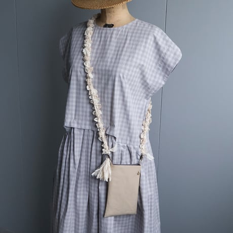 ＜完売しました／WEB限定販売＞Handspun fray pochet ポシェット／ベージュ