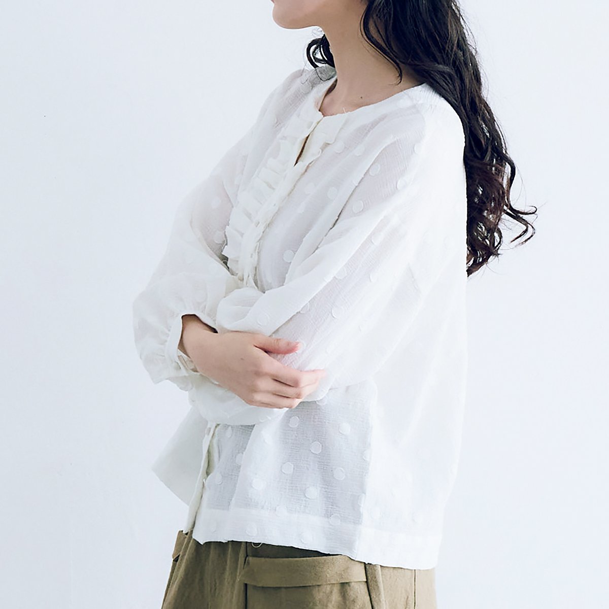 【新品未使用・タグ付き】MAGALI フリル襟ブラウス（ホワイト） 楽天市場】セール【20%OFF】MAGALI マガリ ストライプリネン