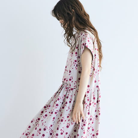 ＜完売しました＞Fleur de brume　コットンリネン・ラウンドスリーブワンピース ／チェリーレッド