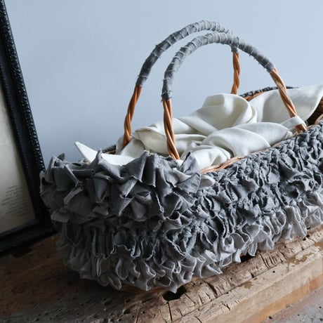 ＜7月30日再販／WEB限定販売＞Handspun Asymmetry Fray Basket  カゴバッグ／グレイ