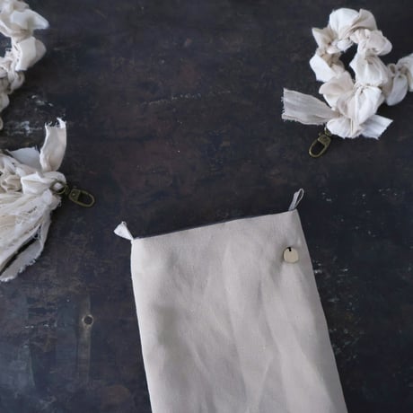 ＜完売しました／WEB限定販売＞Handspun fray pochet ポシェット／ベージュ