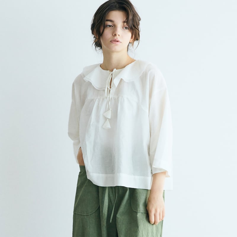 Drawer*23resort コットンシルクフリルカフブラウス オフホワイト Drawer（ドゥロワー）の「DRAWER コットン ホワイトフリルシャツ