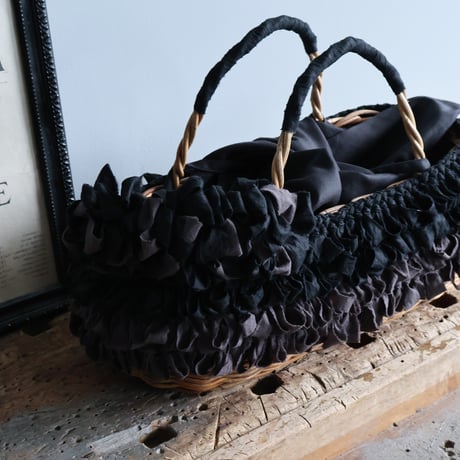 ＜7月30日再販／WEB限定販売＞Handspun Asymmetry Fray Basket  カゴバッグ／ブラック