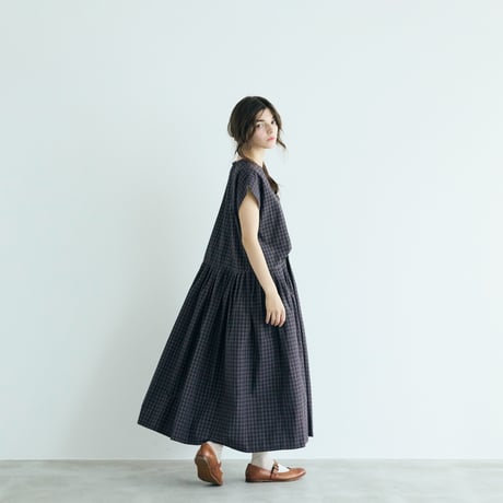 ＜完売しました＞ウォッシュドコットン・ラウンドスリーブワンピース ／ギンガムチャコール
