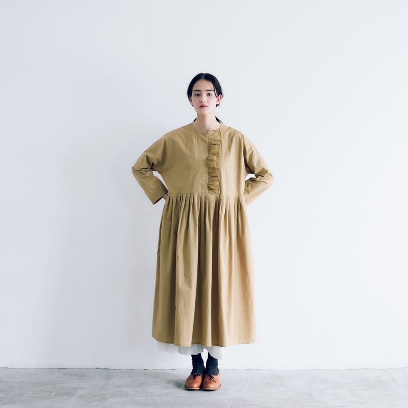 ピグメントダイコットン・フリルワンピース／ベージュ | MAGALI