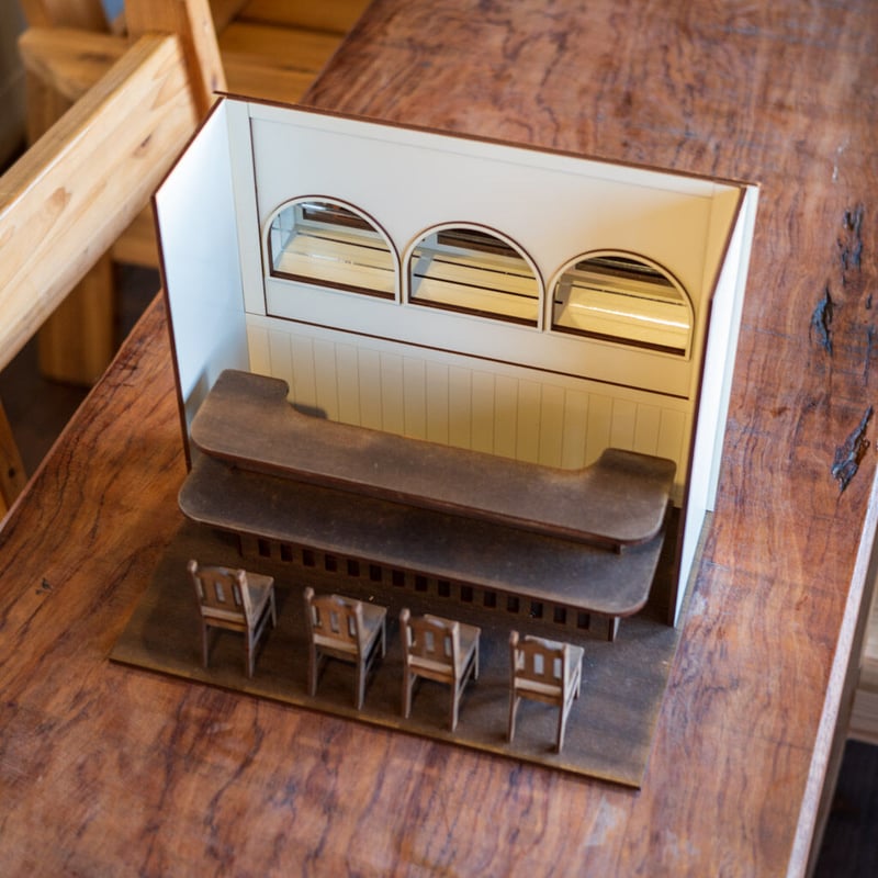 ドールハウスヴィンテージ、デカール収納カウンター 1/10スケール