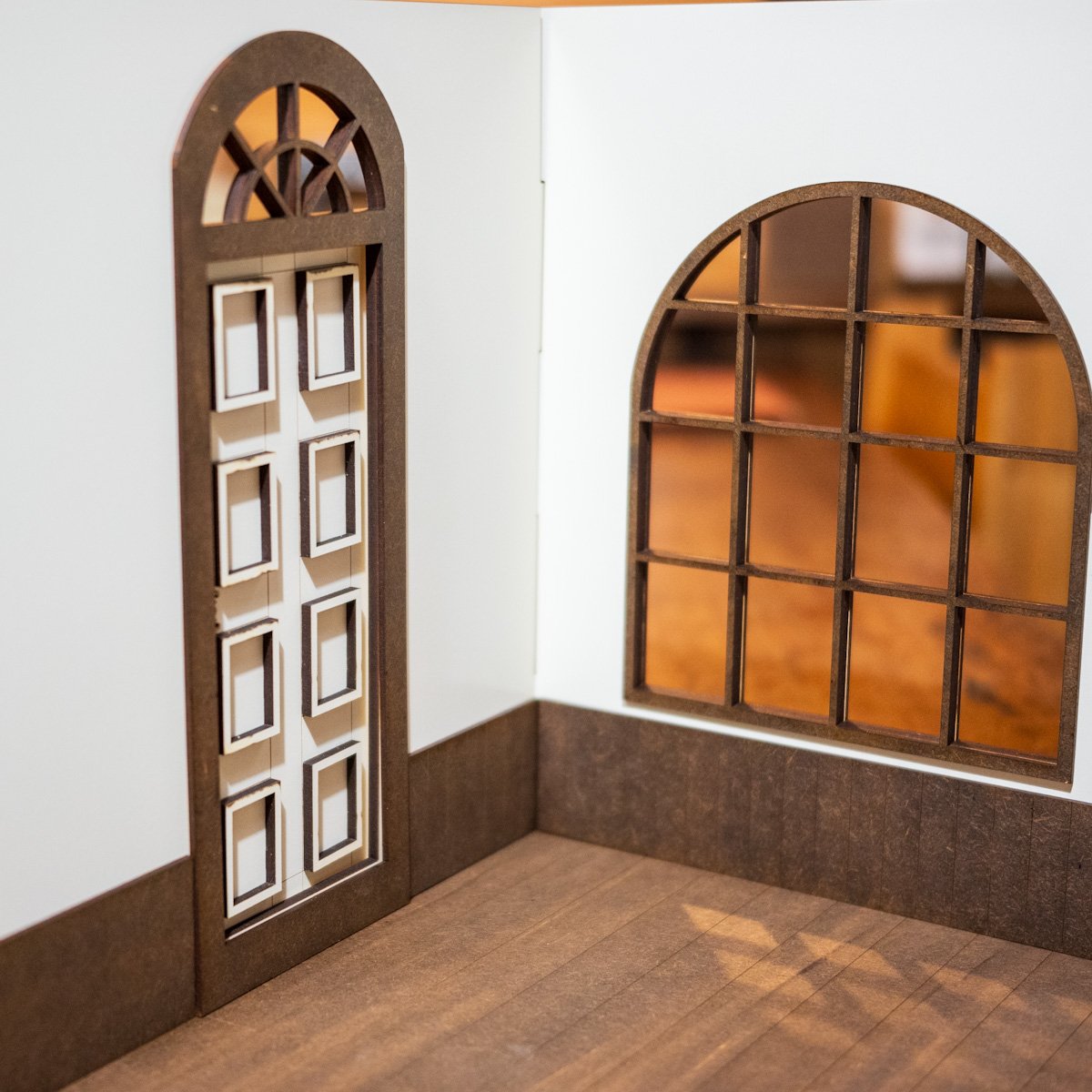 1/10スケールドールハウス洋館 ワイドタイプ右壁 ドアと大きな窓