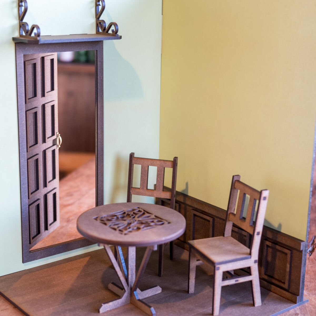 1/6スケールドールハウス グロスモスグリーン壁ドアの部屋 家具セット  