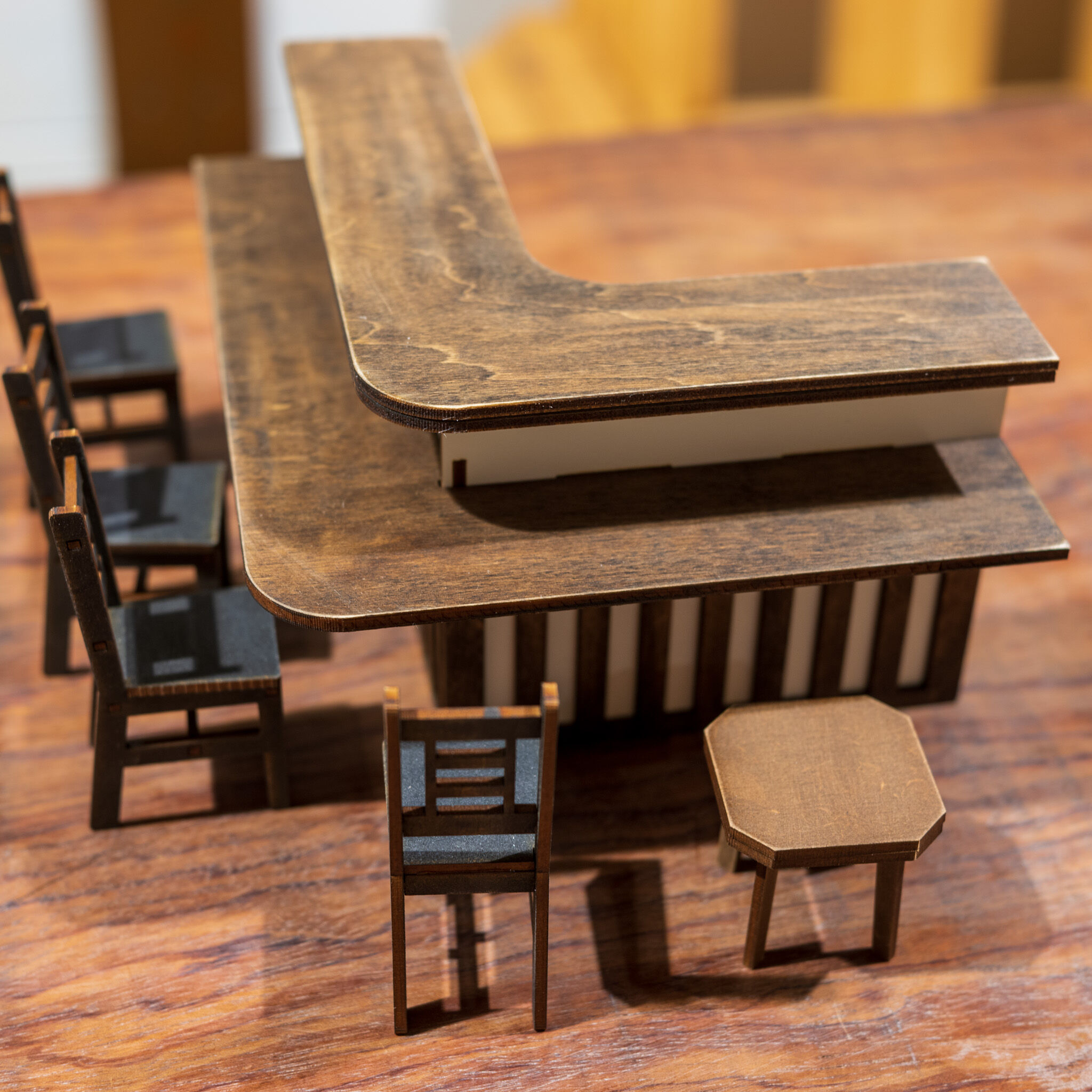 ミニチュア家具❷　カウンターと小物のセット 1/10スケールミニチュア家具 居酒屋カウンター椅子セット 大好評再販