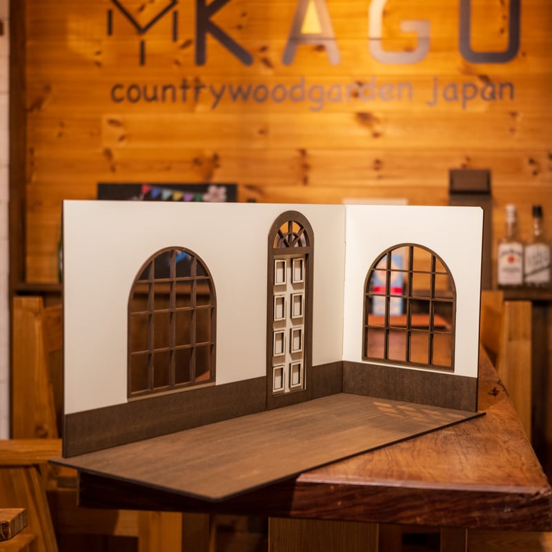 1/10スケールドールハウス洋館 ワイドタイプ右壁 ドアと大きな窓