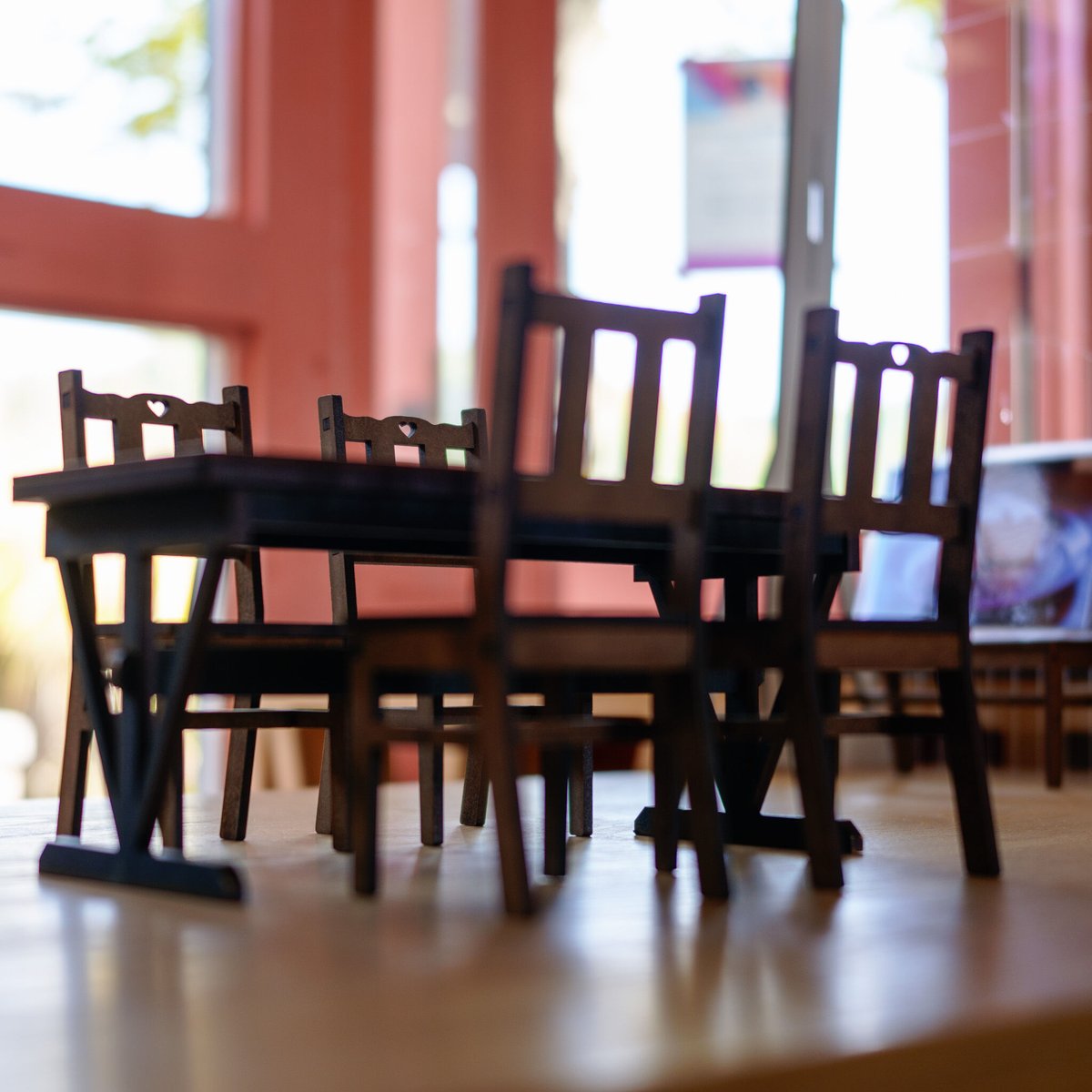 歳末セール！1/6スケールミニチュア家具 テーブルと椅子4脚