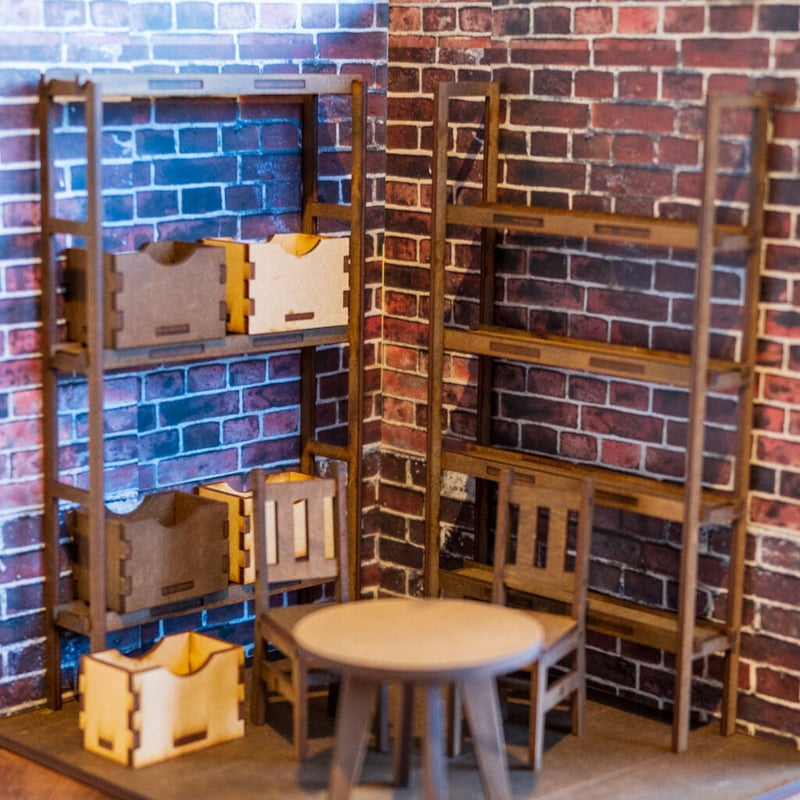 ドールハウス完成品オーダー。新作01～04、4点セット 4周年記念セール！ 1/10スケールドールハウスレンガの倉庫棚と家具小物