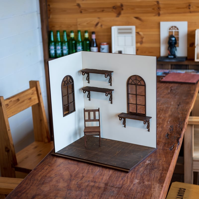 1/6スケールドールハウス洋館左壁シェルフと窓 | kkcompany