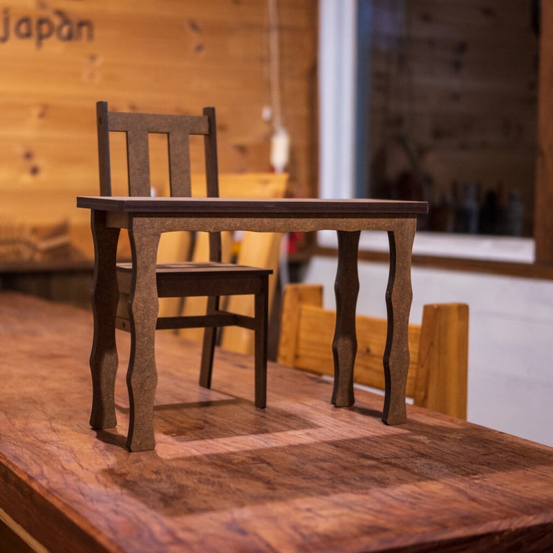 ミニチュア家具テーブル2404 1/3スケールミニチュア家具 テーブルとチェアーセット | kkcompany