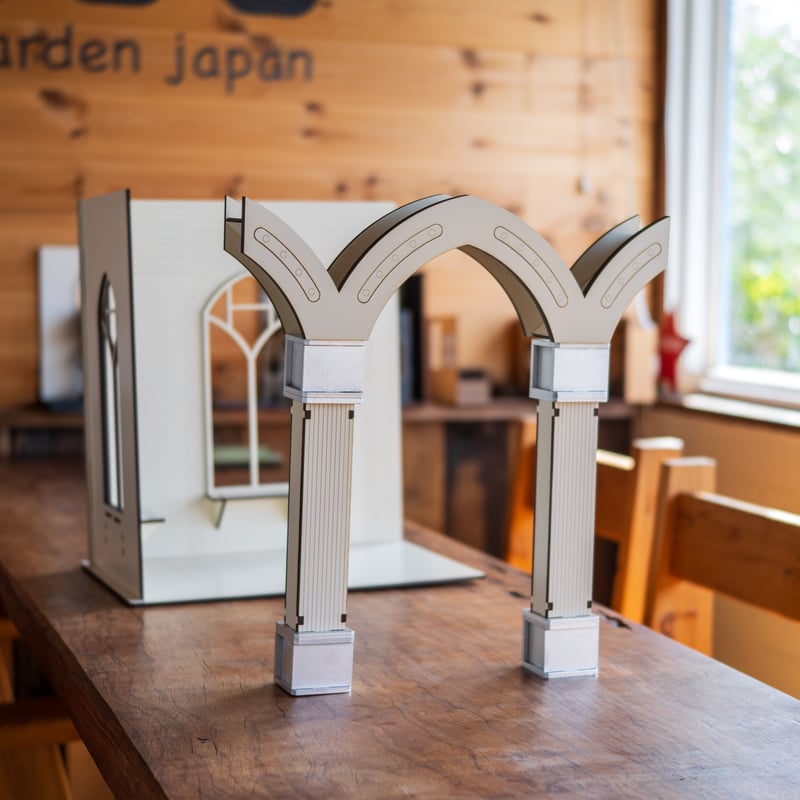 1/6スケールドールハウス教会窓際ホワイト | kkcompany