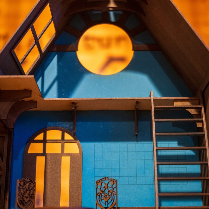 歳末セール!1/10スケールドールハウス 【丘に建つ三角屋根の 歳末セール!1/10スケールドールハウス 【丘に建つ三角屋根の