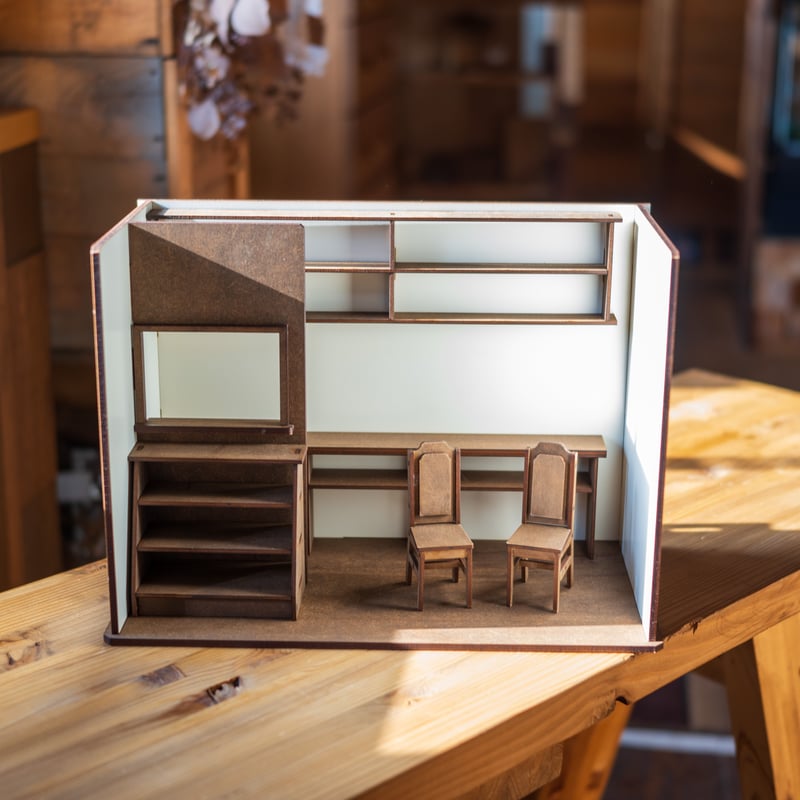 春のミニチュア祭り！1/10スケールドールハウスカフェ風アトリエ  