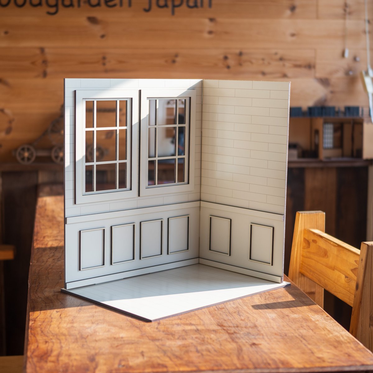 1/6スケールドールハウス白い窓レンガ壁 窓固定タイプ | kkcompany