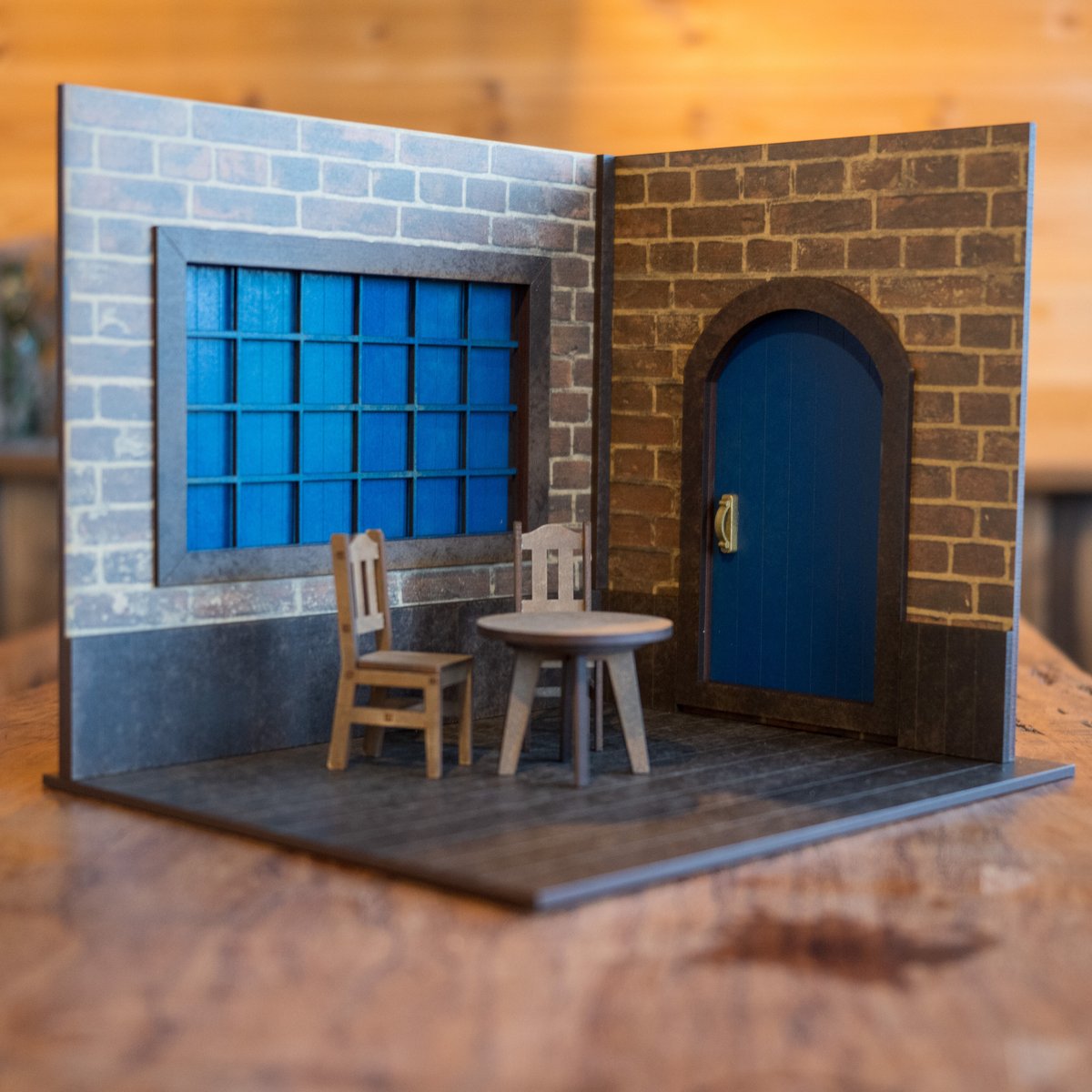 モルタルミニチュアガーデンハウス ブルーの窓と扉のお家 カントリードールハウス モルタルミニチュアガーデンハウス ブルーの窓と扉のお家