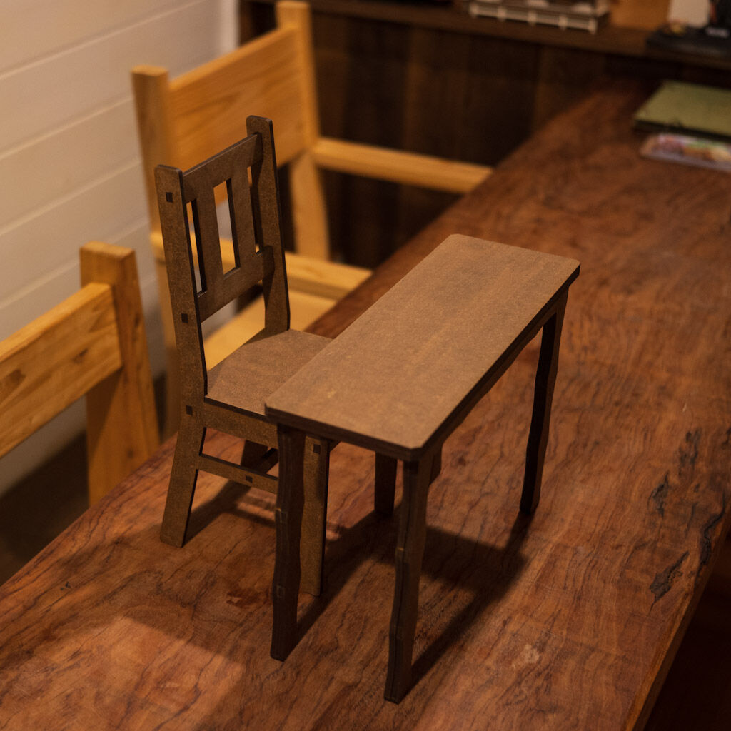 ミニチュア家具テーブル2404 1/3スケールミニチュア家具 テーブルとチェアーセット | kkcompany