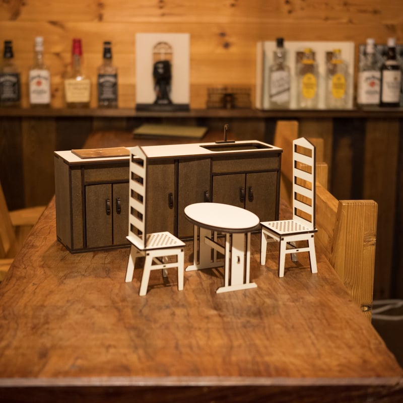 1/6スケールミニチュア家具 キッチンとチェアー、テーブルセット