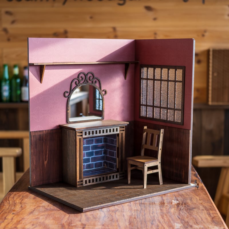 1/6スケールドールハウス洋館鏡の部屋古い感じの壁紙右側暖炉