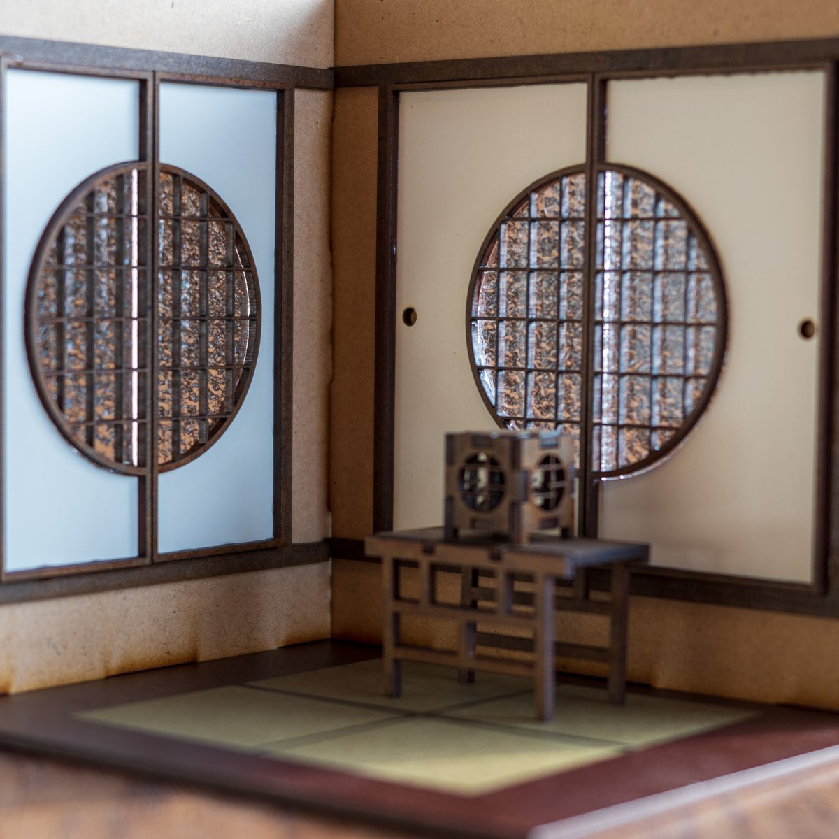 インテリア　丸形 ちびスケールドールハウスL型和室丸窓 | kkcompany