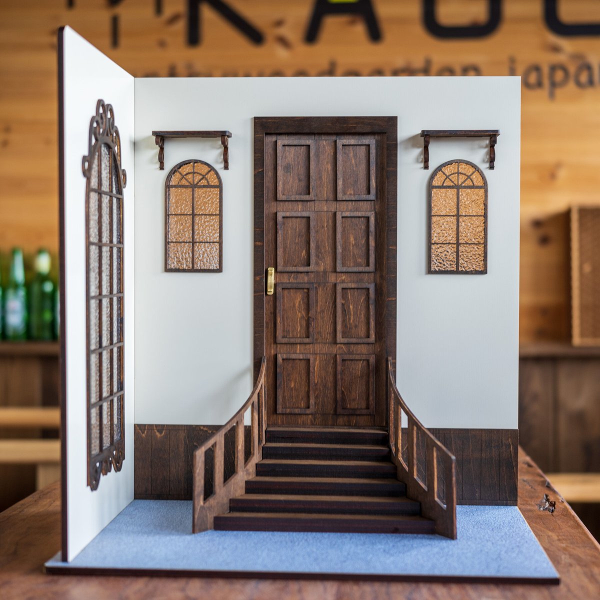 ドールハウス緑のエントランス