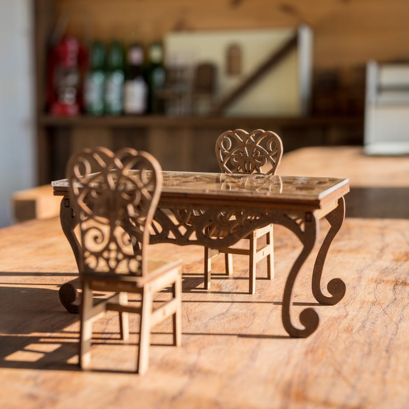 お得セット ミニチュア家具【レトロ 木製1:12ドールハウスミニテーブル 