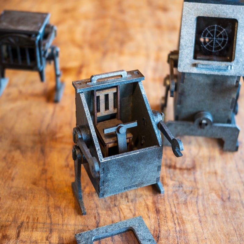 1／12スケールフィギュアと遊べるミニチュアロボ3点セット | kkcompany