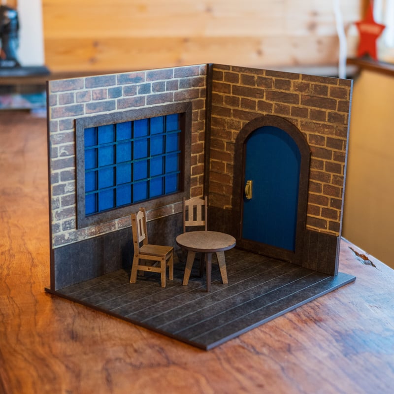 1/10スケールドールハウス古レンガ壁 ブルーの窓とドアと家具セット 