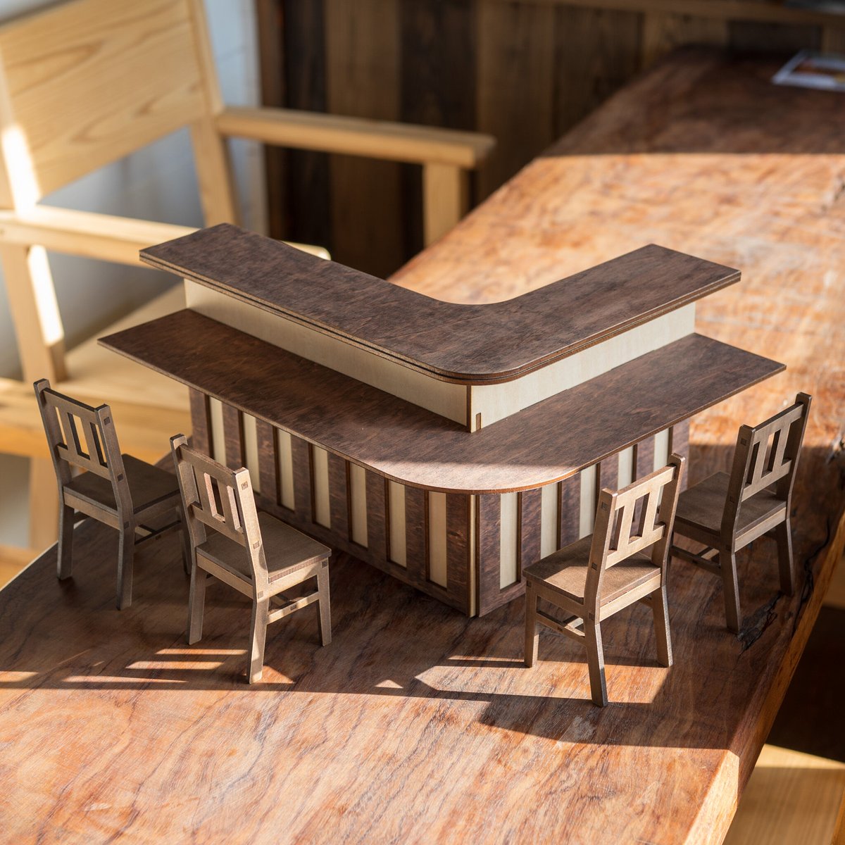 ミニチュア家具❷　カウンターと小物のセット 1/6スケールミニチュア家具居酒屋カウンター椅子セット 3台限定セール