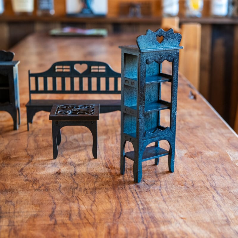 2024年新春セール！1/10スケールミニチュア家具 アンティーク風塗装4点