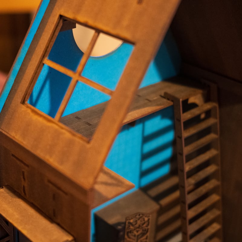 歳末セール!1/10スケールドールハウス 【丘に建つ三角屋根の 歳末セール!1/10スケールドールハウス 【丘に建つ三角屋根の