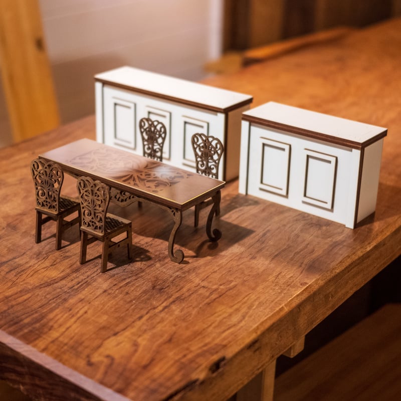 スーパーサマーセール！ 1/10スケールミニチュア家具 アンティーク風
