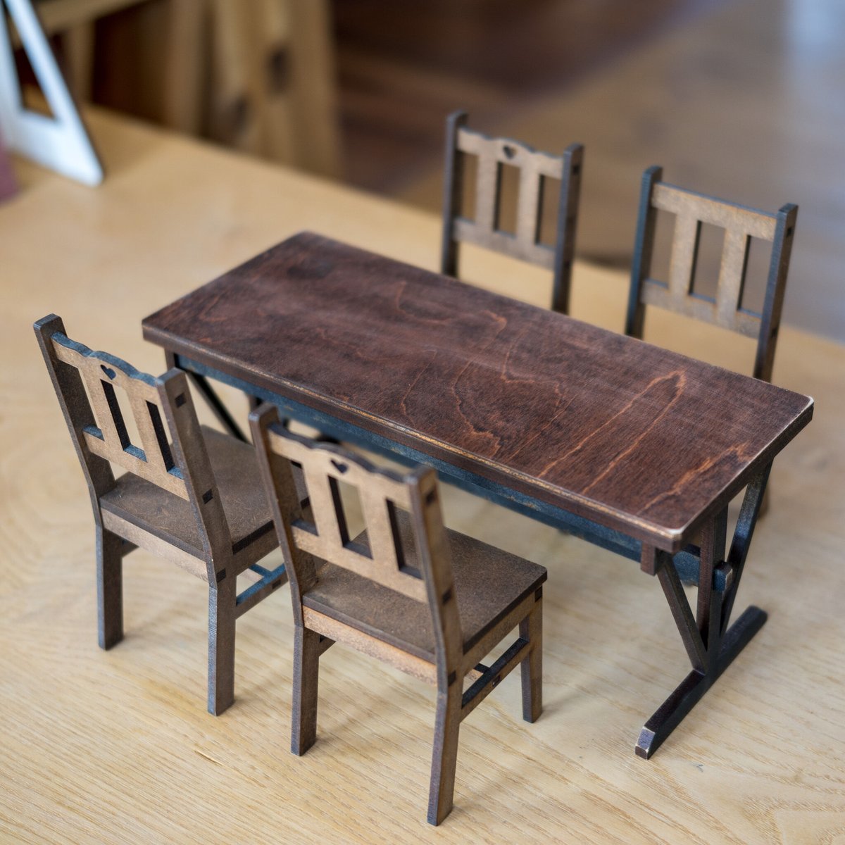 歳末セール！1/6スケールミニチュア家具 テーブルと椅子4脚