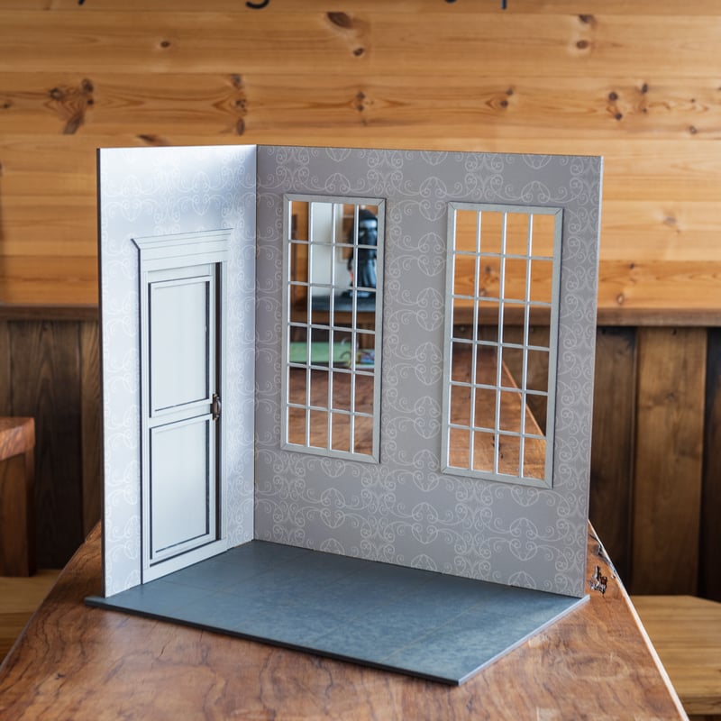 1/6 ドールハウス　木製グレーベージュ腰壁 1/6スケールドールハウス洋館グレー壁紙 建具とドアベージュカラー塗装