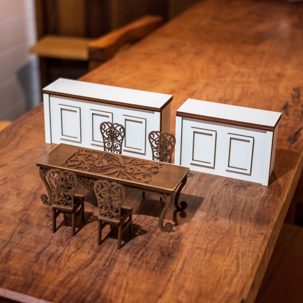 スーパーサマーセール！ 1/10スケールミニチュア家具 アンティーク風