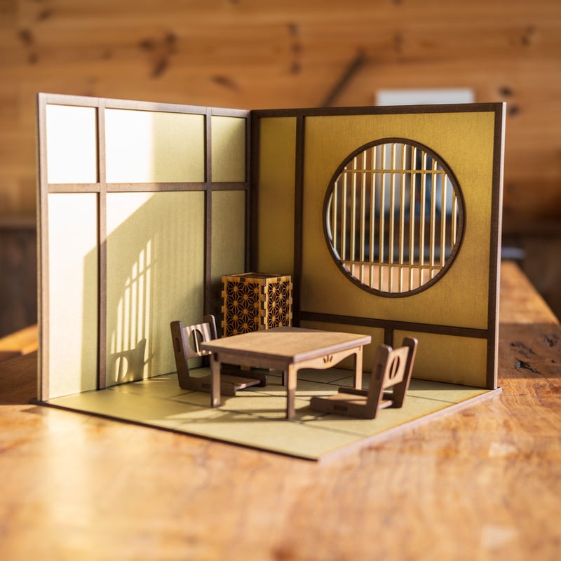 1/10スケールドールハウス和室日本間丸窓 黄金色塗装 建具茶色 | kkcompany