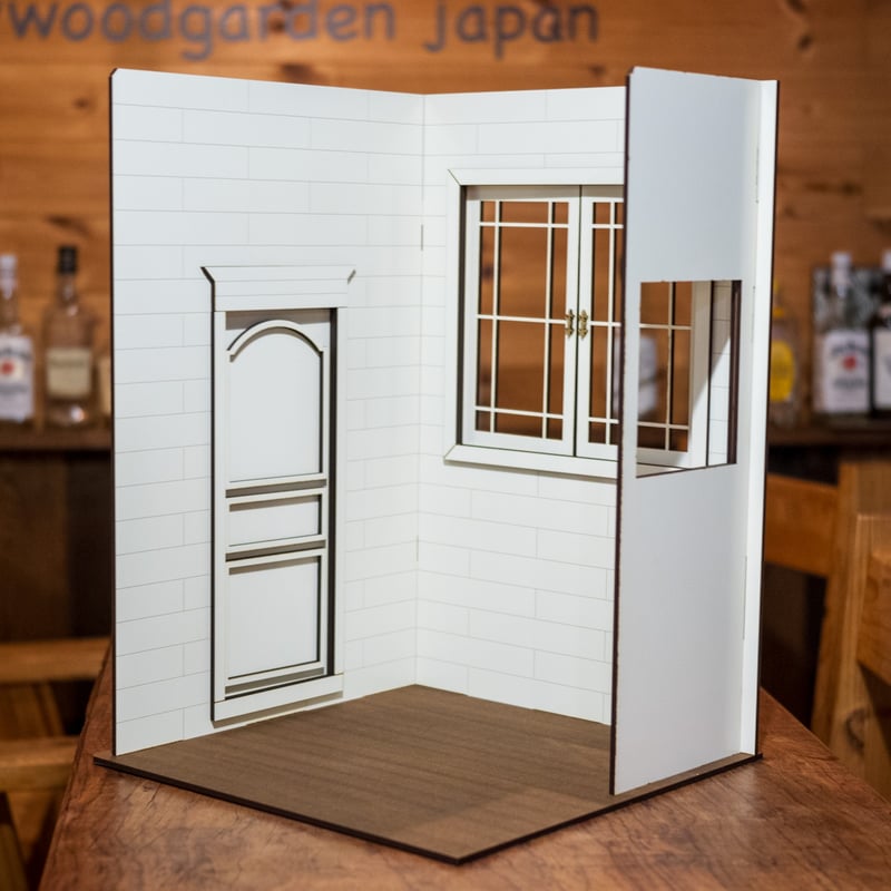 1/6スケールドールハウス白レンガ 窓とドアの部屋 | kkcompany
