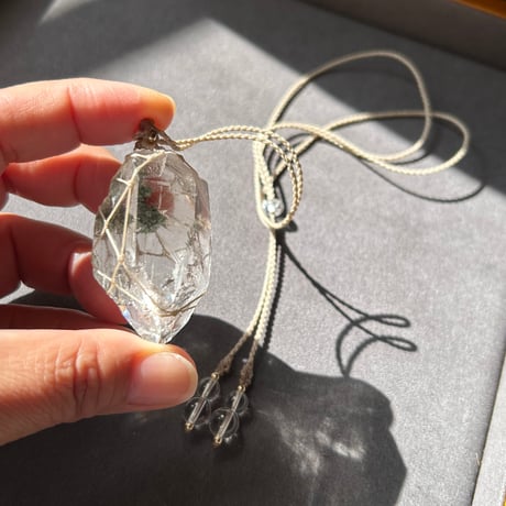 ヒマラヤ水晶（マニハール産/ルチル・クローライト）の原石ペンダント