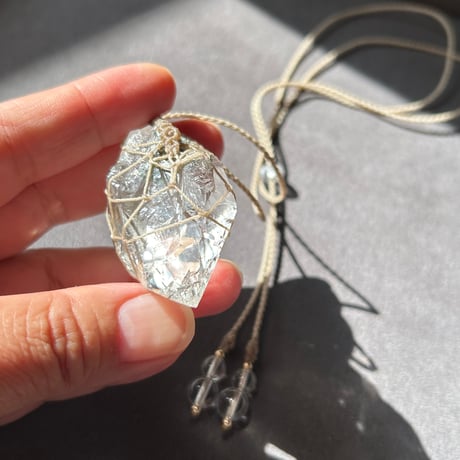 ヒマラヤ水晶（マニハール産/ルチル・クローライト）の原石ペンダント