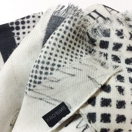 KROFUNE Long wool stole “Salt Of The Earth, Too Long”