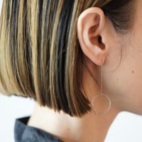 輪なげ ピアス S（Pt）