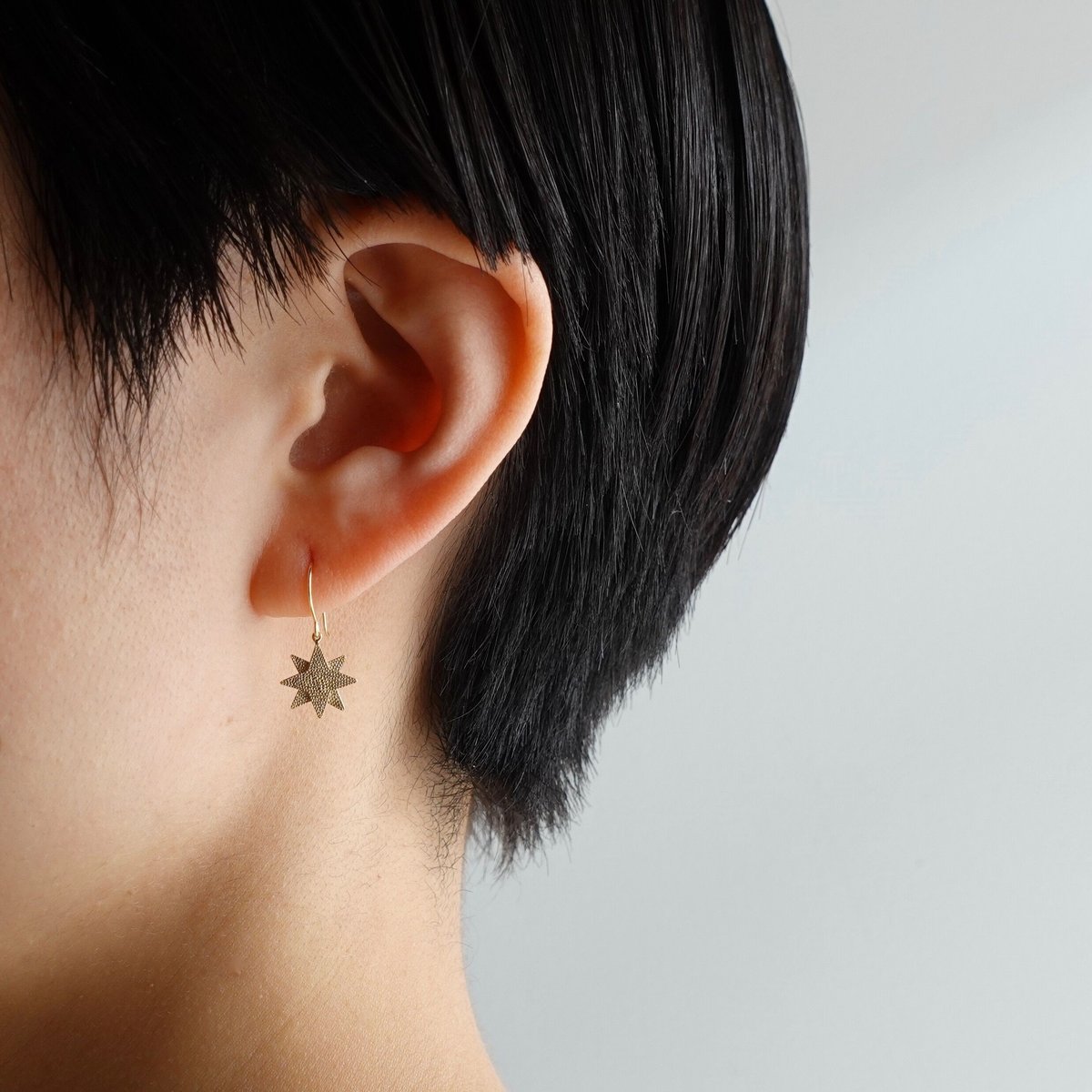 Hoshikuzu hook earrings / 星屑 ピアス | himie [ヒーミー]