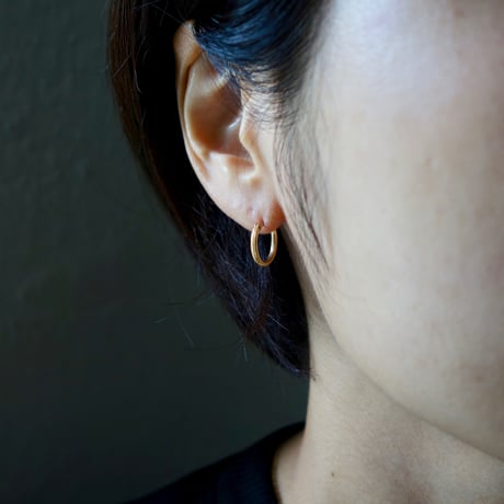 Grace crossing Hoop earrings S / グレイス クロッシング ピアス (S)
