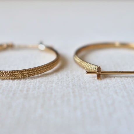 Grace crossing  Hoop earrings  L / グレイス クロッシング ピアス (L)