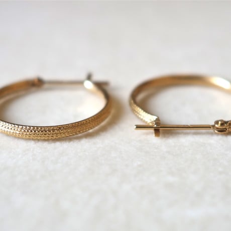 Grace crossing  Hoop earrings  M / グレイス クロッシング ピアス (M)